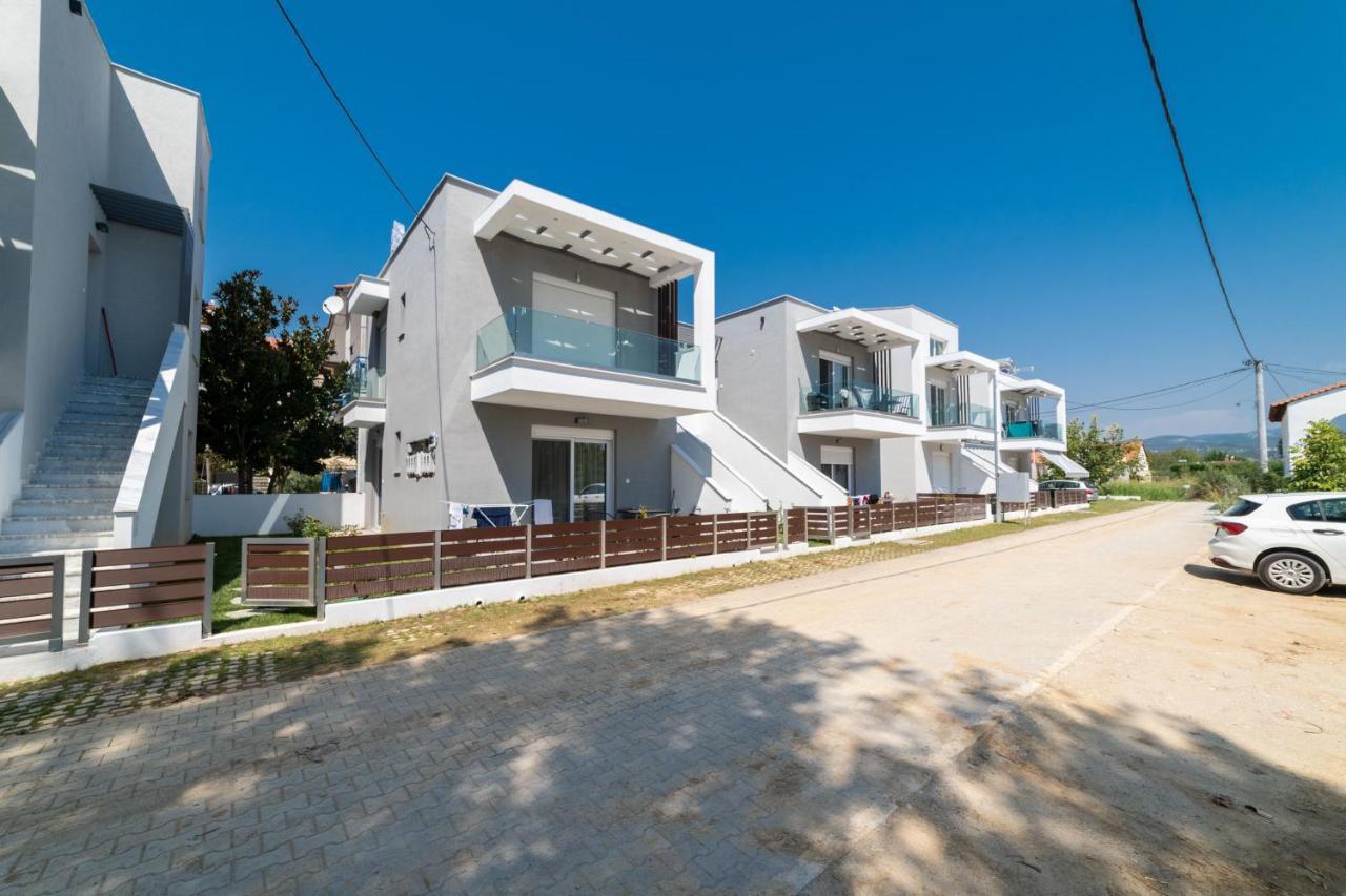 Kleoniki & Irida Residential Complexes Ofrínion