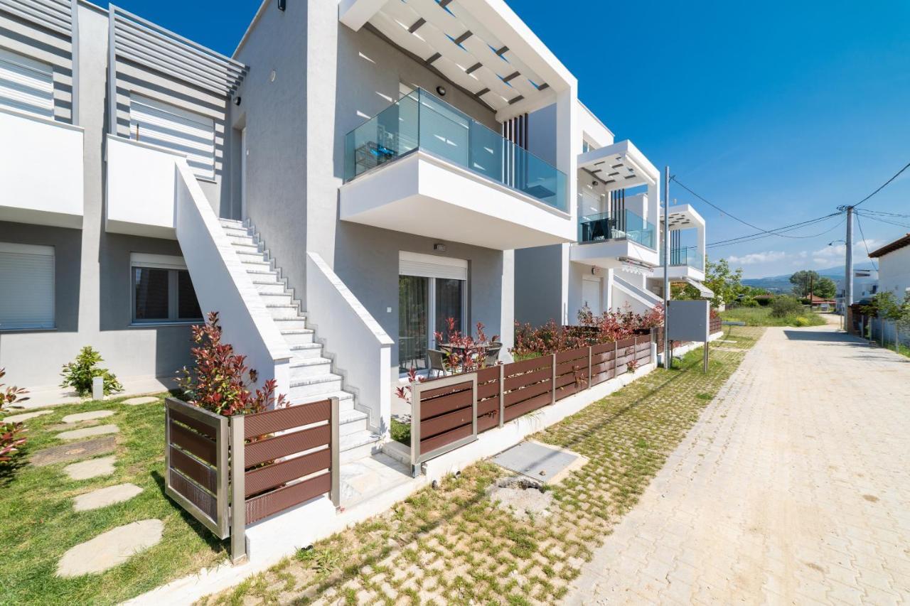 Kleoniki & Irida Residential Complexes Ofrínion