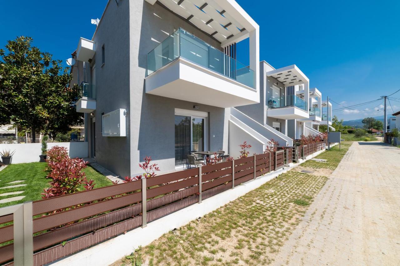 Kleoniki & Irida Residential Complexes Ofrínion