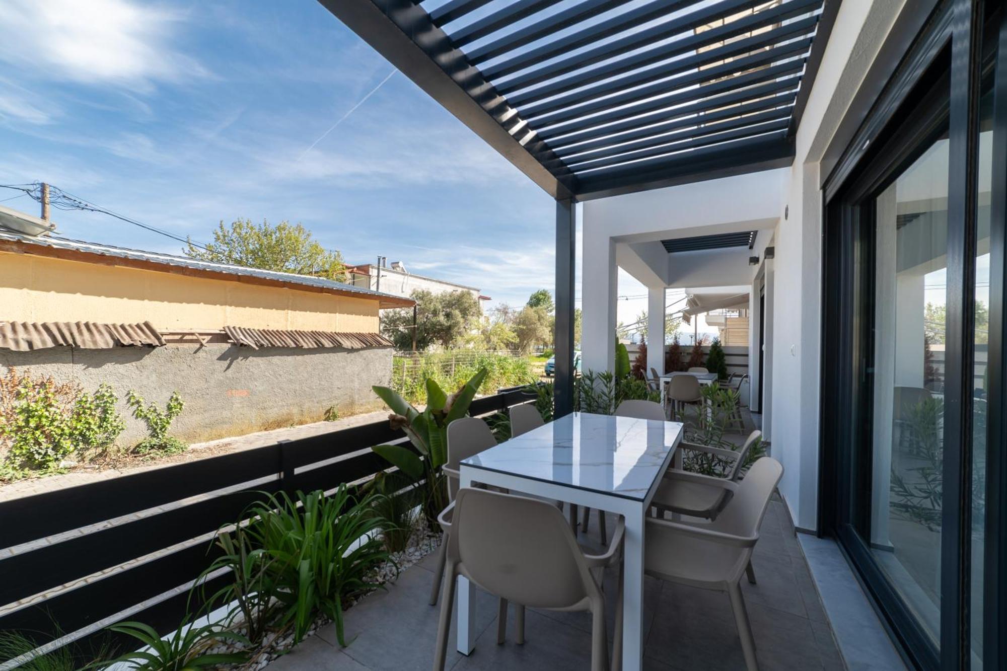 Kleoniki & Irida Residential Complexes Ofrinion